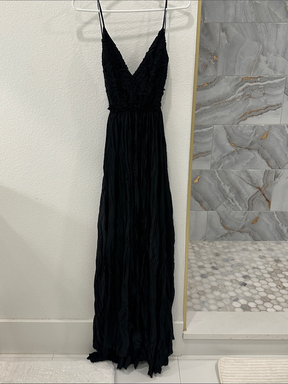 Olivaceous Black V-Neck Lace Bodice Maxi Dress